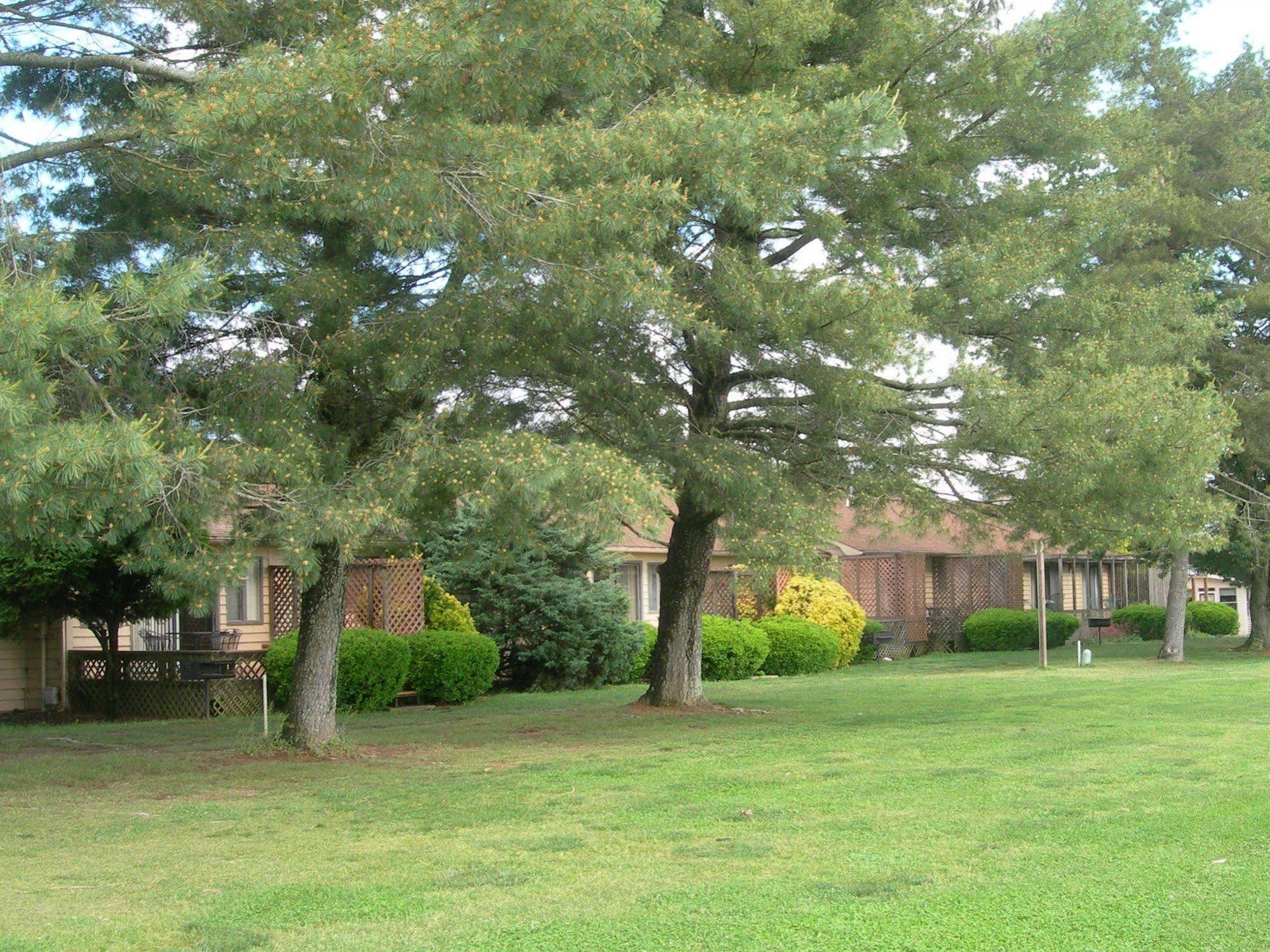 Baneberry Golf And Resort Exterior photo